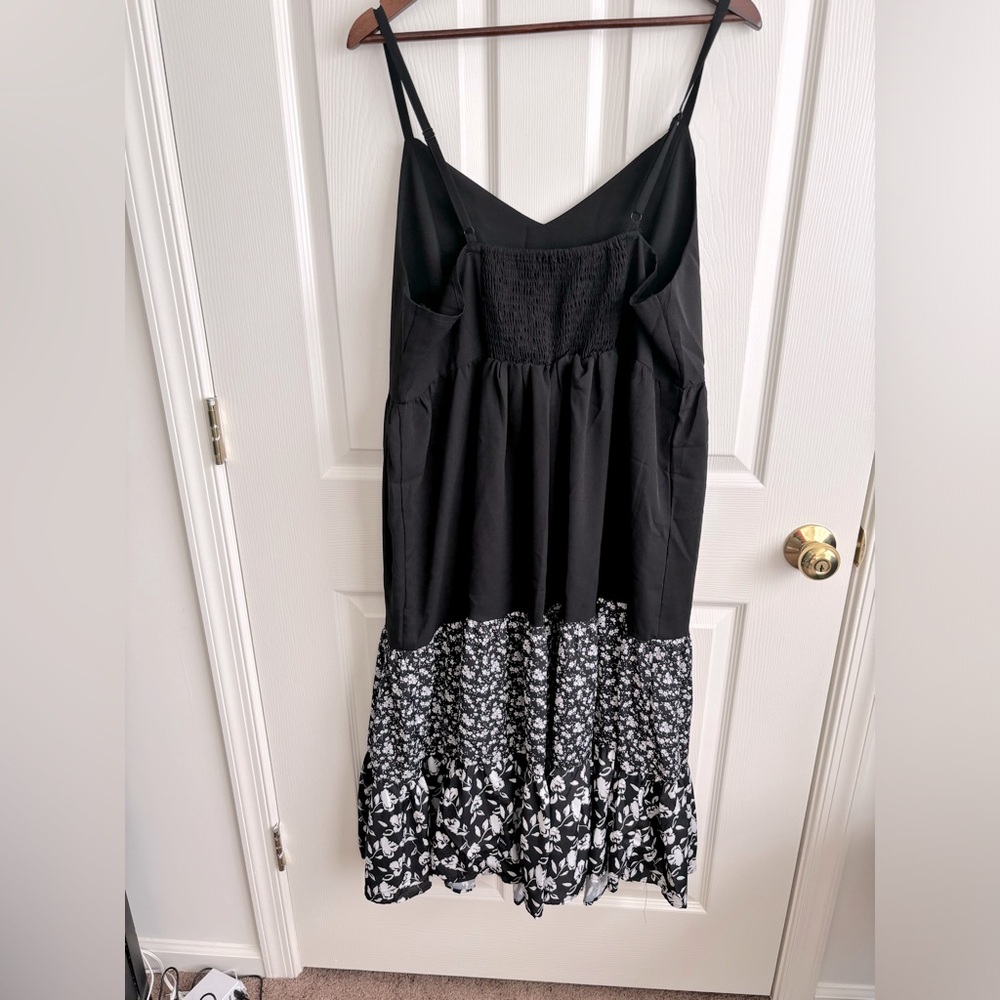 NWOT BLOOMCHIC PLUS SZ 18 RUFFLED LAYERED BLACK /WHITE HEART NECKLINE MAXI DRESS - Picture 11 of 13